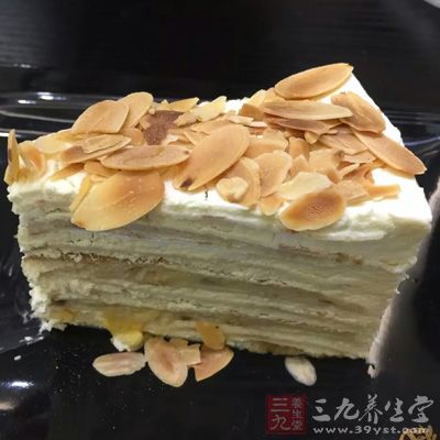 看著面包店裡的糕點是不是很受吸引