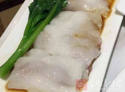 涼皮2張，香菜2根，鹽0.25小匙，陳醋0.5大匙