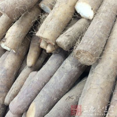 本粥山藥似玉，苡米似珠而得名，有清肺補脾，滋陰益氣，美容養顏功效