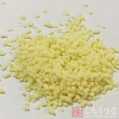 莴苣葉200克,醋、糖、鹽、雞精、芝麻油適量 莴苣葉200克,醋、糖、鹽、雞精、芝麻油適量