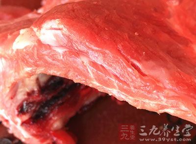 排骨500克，蓮藕500克，清水適量，紗布一塊