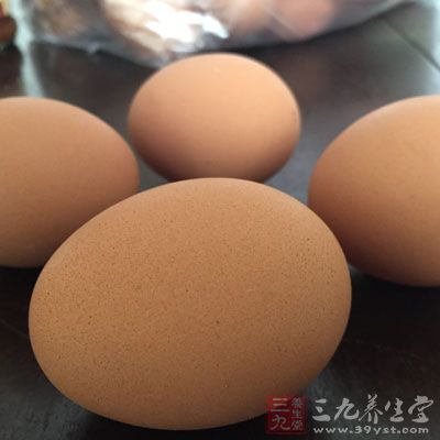 米湯半小碗，奶粉2勺，雞蛋黃1/3個