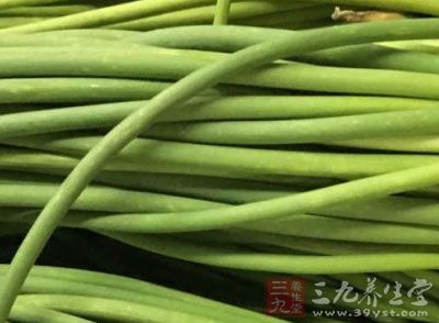 蒜苗，調和油，雞精，精鹽，剁辣椒