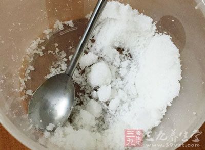 椰樹牌椰奶一瓶、糖30g、桃50g、吉丁片3片