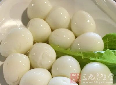 五花肉，紅蔥頭，鹌鹑蛋，香菇，八角，香葉，生姜，冰糖，鹽