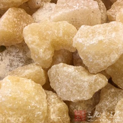 五花肉500克左右，雞蛋5個，油蔥碎50G，五香粉，冰糖，老抽，鹽，雞粉等適量