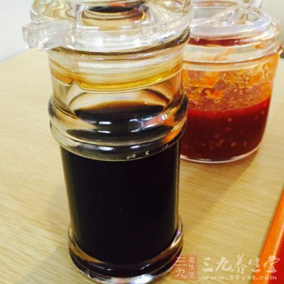 春筍，料酒，鹽，老抽，甜面醬