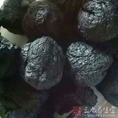 熟地性味甘、溫，入肝經和腎經