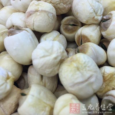 蓮子中的蛋白質含量多達16%,並且含有多種微量元素和維生素 蓮子中的蛋白質含量多達16%,並且含有多種微量元素和維生素