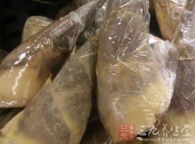 春筍2支約400g，鹹肉50g，薄豆腐皮百葉50g