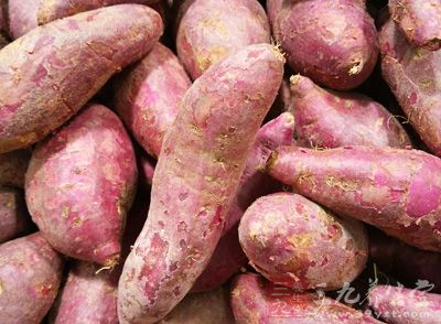 紅薯1個、糯米粉80g 紅薯1個、糯米粉80g