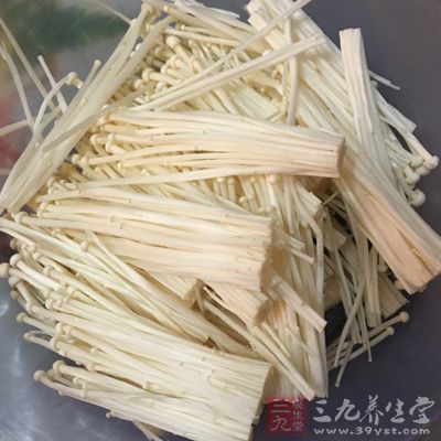 金針、香菇分別浸發