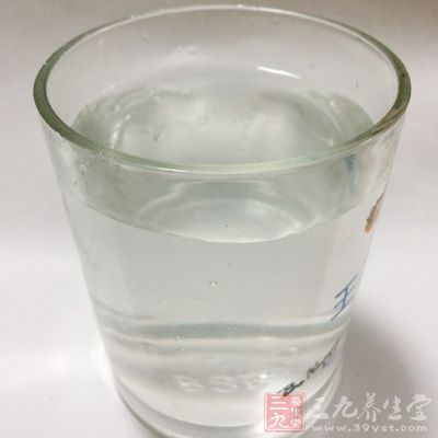 晨起飲水1杯，約300毫升