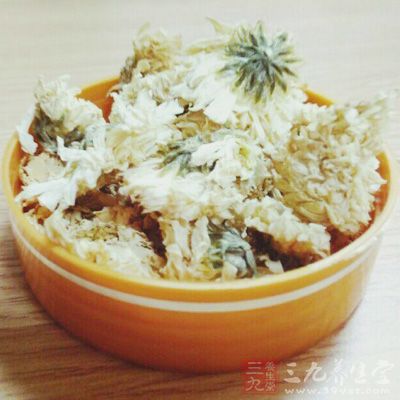 將菊花洗干淨