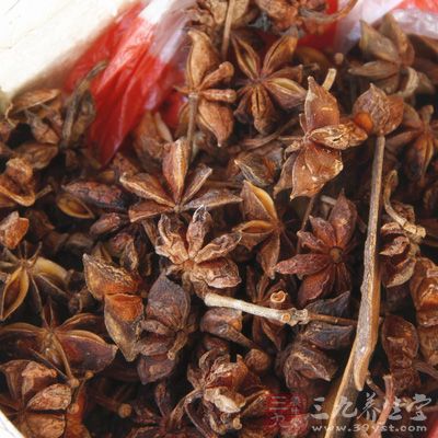 排骨500克、小蔥適量、生抽、老抽適量、糖適量、鹽、姜蒜