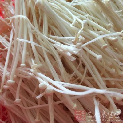 金針菇100g,蟹肉棒150g,鹽3g,味精2g,香油4g,米醋3g,香蔥3g 金針菇100g,蟹肉棒150g,鹽3g,味精2g,香油4g,米醋3g,香蔥3g