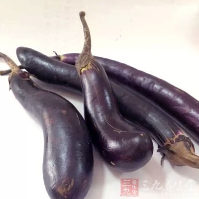 長茄子1條,臘腸1截,蚝油1勺 長茄子1條,臘腸1截,蚝油1勺