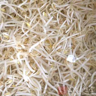 豆芽、韭菜、粉絲、五香粉、雞精、油、鹽 豆芽、韭菜、粉絲、五香粉、雞精、油、鹽