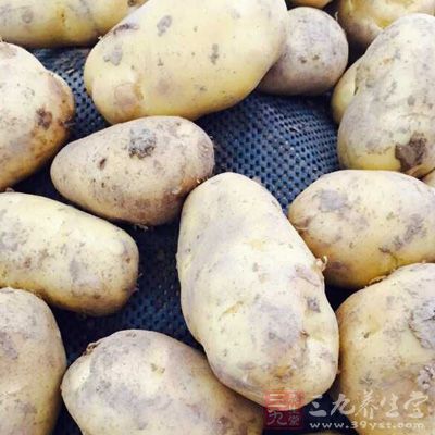 土豆600g、地瓜粉150g、面線少許約30g 土豆600g、地瓜粉150g、面線少許約30g