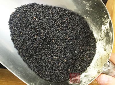芝麻,白糖適量,細玉米面,山藥,糯米面少許 芝麻,白糖適量,細玉米面,山藥,糯米面少許