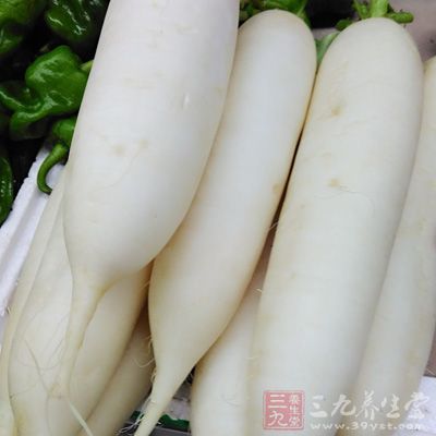 白蘿卜1根、粉條1把、生抽2茶匙(10ml)、老抽1茶匙(5ml)