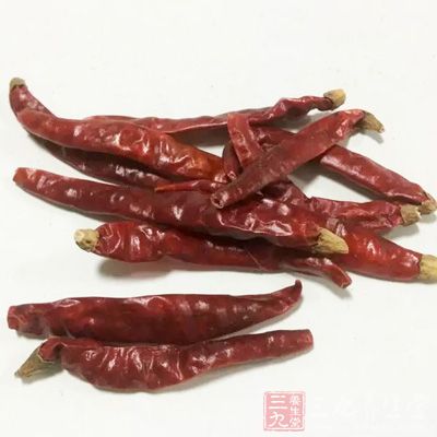 土豆幾個、干紅辣椒或者尖椒都可以 土豆幾個、干紅辣椒或者尖椒都可以