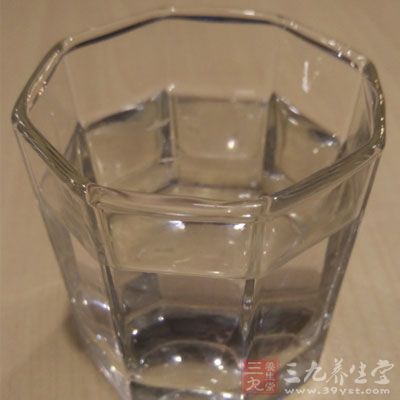 3克酵母、150克水、300克面粉