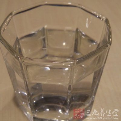 全蛋液25克，玉米油15克，水70克