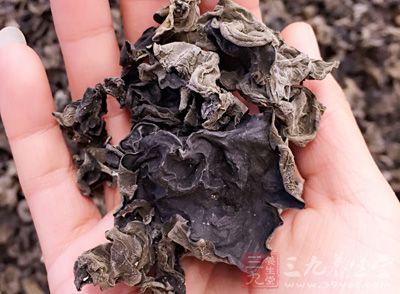 佛手瓜1粒，豬絞肉150g，黑木耳1小朵(剁碎)