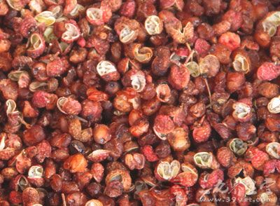 八角，花椒，干辣椒，姜，蒜，生姜粉，料酒，老抽，生抽，鹽，糖，黃豆醬