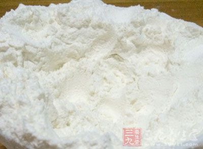 面粉適量、泡打粉1/2小匙、水適量 面粉適量、泡打粉1/2小匙、水適量