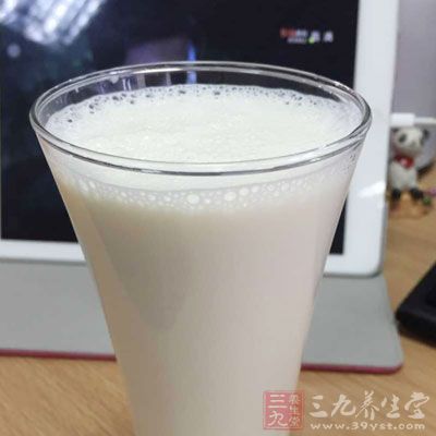 牛奶250毫升,糖40克,煉乳2大勺,玉米澱粉30克 牛奶250毫升,糖40克,煉乳2大勺,玉米澱粉30克