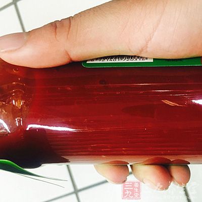 番茄醬,料酒,虎蝦,白糖,生抽,葡萄酒,蔥姜蒜 番茄醬,料酒,虎蝦,白糖,生抽,葡萄酒,蔥姜蒜
