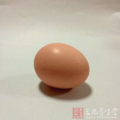 過夜飯一碗,雞蛋2個,胡蘿卜一小根,蒜苗3-5根,油,鹽,雞精適量 過夜飯一碗,雞蛋2個,胡蘿卜一小根,蒜苗3-5根,油,鹽,雞精適量