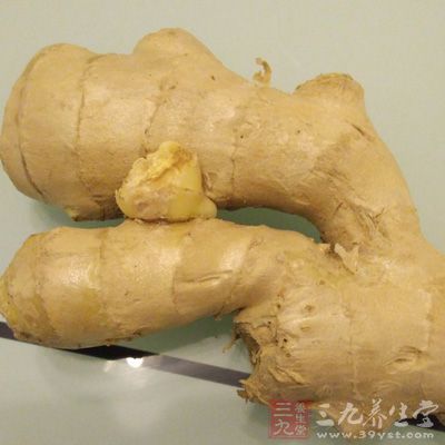 雞肉150克,豌豆苗300克,姜5克 雞肉150克,豌豆苗300克,姜5克