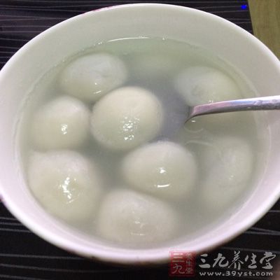 品嘗元宵時無論水煮，還是油炸，均要使元宵熟透