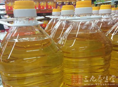 腰果100克,花螺1000克(重約20克/個),色拉油500克 腰果100克,花螺1000克(重約20克/個),色拉油500克