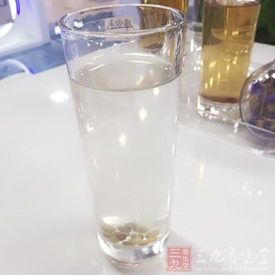 沖入沸水250毫升，稍悶一下