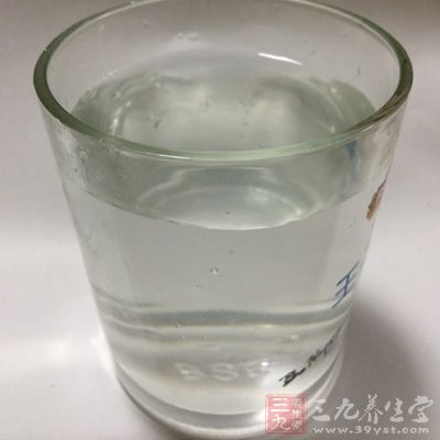 玉米須20g，清水500ml