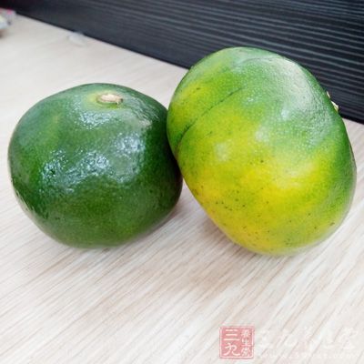 粳米100克,橘子兩個 粳米100克,橘子兩個