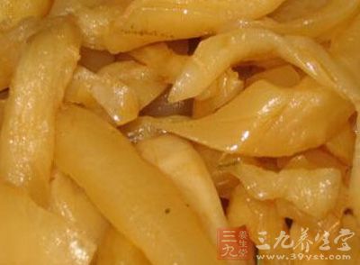 泡好的蘿卜用干淨器具撈出切塊備用 泡好的蘿卜用干淨器具撈出切塊備用