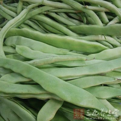 扁豆性味甘溫，能健脾化濕、和中止瀉