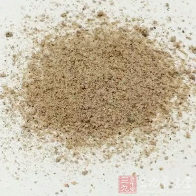 調入生抽、鹽、胡椒粉和雞精
