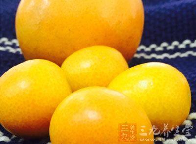 粳米粉，甜豆沙，青梅，金橘，瓜子仁，綿自糖，紅綠絲