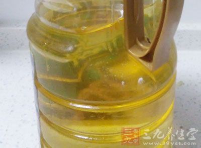 辣椒面，蒜末，鹽，油