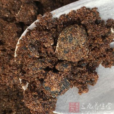 雞蛋10個，啤酒1罐，老抽少許，生抽適量，紅糖適量，大料2塊，桂皮1塊