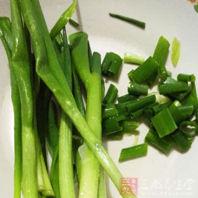 河蝦，生姜，大蒜，蔥，料酒，鹽，雞精，糖，生抽