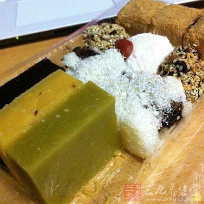 豆沙(提前做好)分割成20克/個的小球