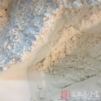 低筋粉260克、糖粉120克、黃油60克 低筋粉260克、糖粉120克、黃油60克