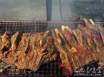 羊肉在我國北方地區是人們冬令時節餐桌上常見的食品 羊肉在我國北方地區是人們冬令時節餐桌上常見的食品